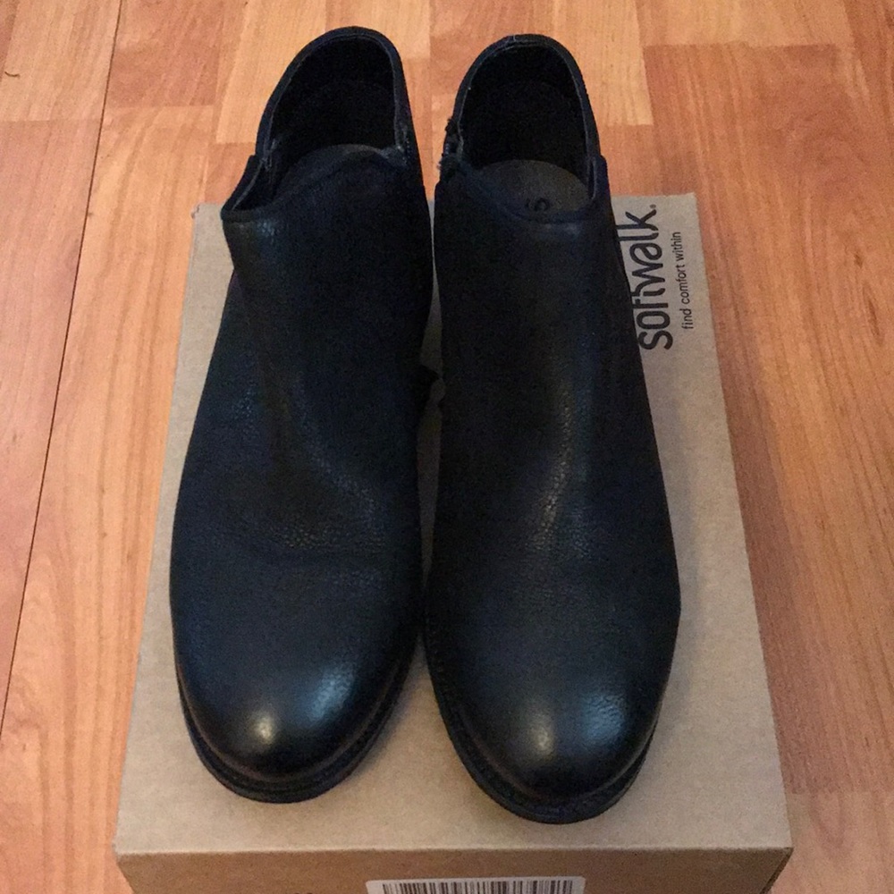 Brand New** Softwalk Rocklin Ankle Booties